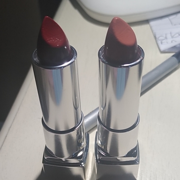Three Maybelline lipstick - Picture 1 of 6